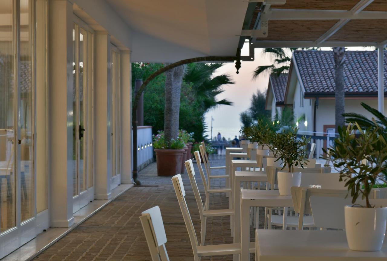 Paestum Inn Beach Resort Exteriör bild