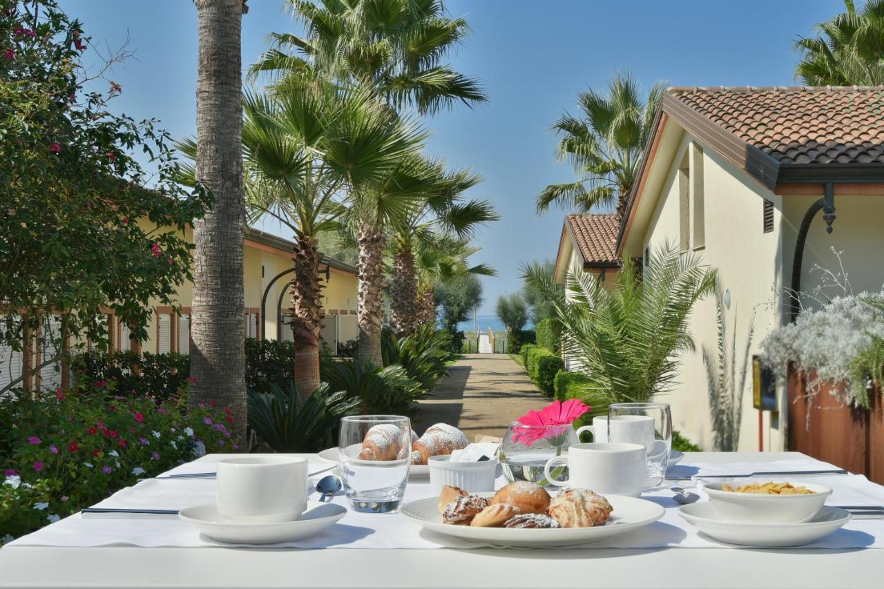Paestum Inn Beach Resort Exteriör bild