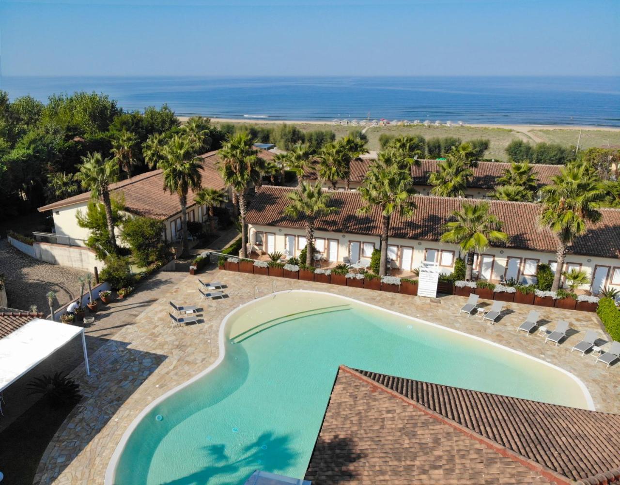 Paestum Inn Beach Resort Exteriör bild